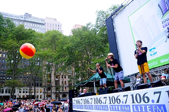 Photo Coverage: LA CAGE, IDIOT, WEST SIDE STORY & More Play Broadway in Bryant Park! Image