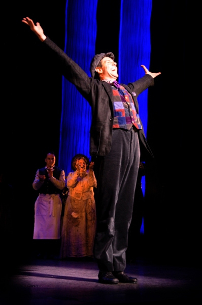 Photo Coverage: Gavin Lee Returns to MARY POPPINS Image