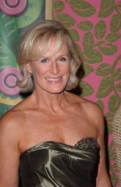 Photo Coverage: 2010 Emmy Coverage - HBO After-Party Image