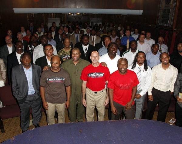 Photo Coverage: NY Jets Visit BLACK ANGELS OVER TUSKEGEE Image