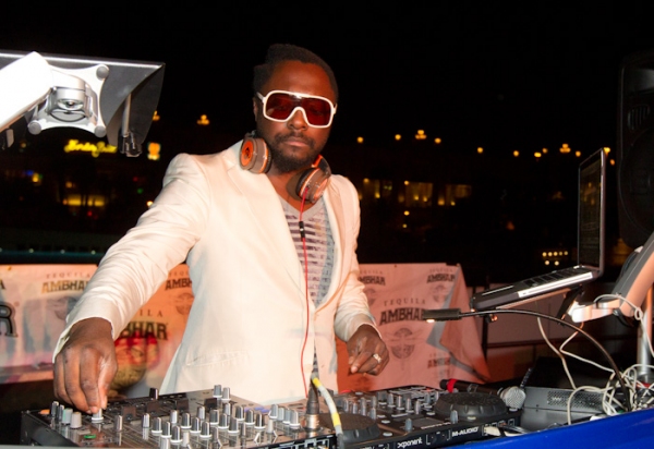 Photo Flash: Black Eyed Peas' WILL.I.AM DJs at Moorea Beach Club  Image