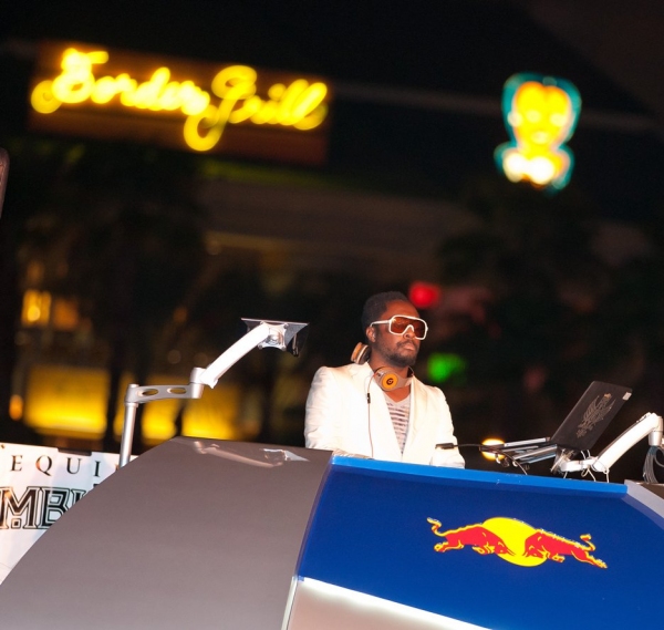 Photo Coverage: Will.I.AM DJ's at Moorea Beach Club at Mandalay Bay Image