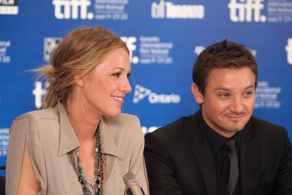 Blake Lively and Jeremy Renner Photo