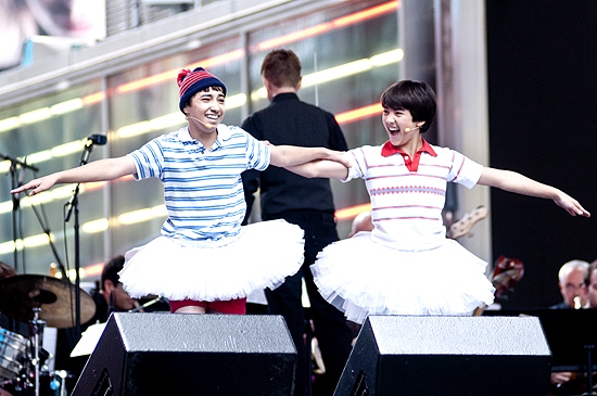 Photo Coverage: Broadway on Broadway 2010 - Part 1 Image