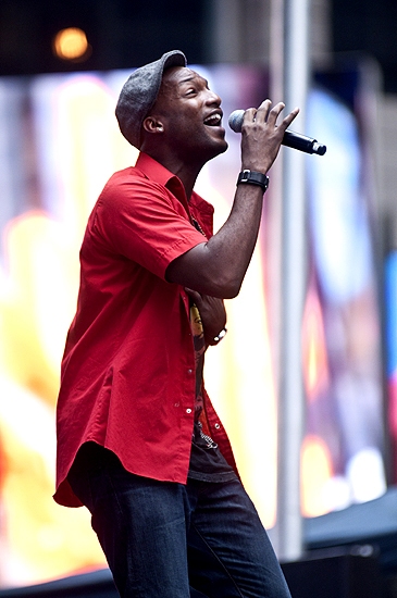 Photo Coverage: Broadway on Broadway 2010 - Part 1 Image