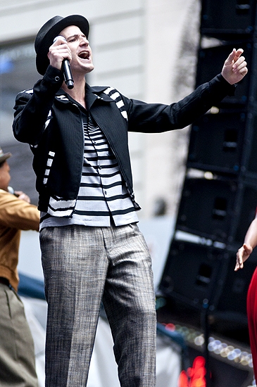 Photo Coverage: Broadway on Broadway 2010 - Part 1 Image