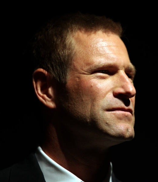 Aaron Eckhart Photo