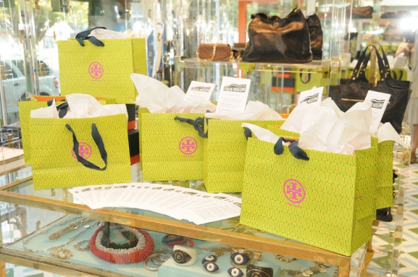 Photo Coverage: Theatre Museum Shopping Event at Tory Burch  Image