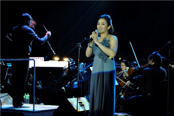 Photo Coverage: Joanna Ampil Manila Concert, 9/18 Image