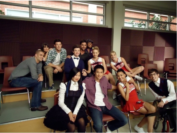 Photo Flash: John Stamos on GLEE! Image