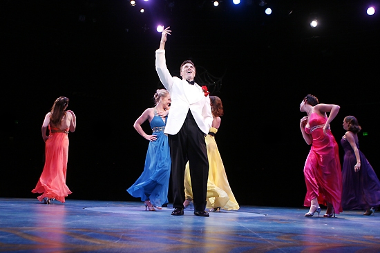 Photo Flash: Dirty Rotten Scoundrels at North Shore Music Theatre Image