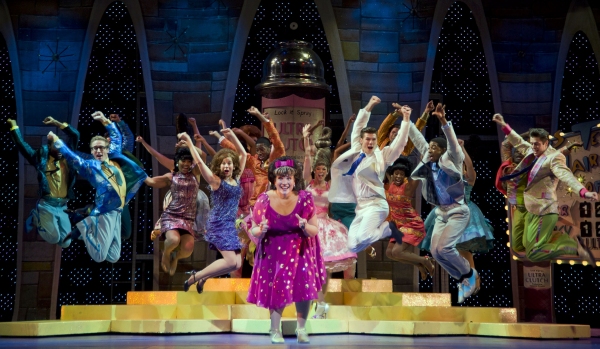Photo Flash: HAIRSPRAY at Paper Mill Playhouse Image