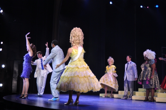 Photo Coverage: Sieber Opens in HAIRSPRAY at Paper Mill! Image