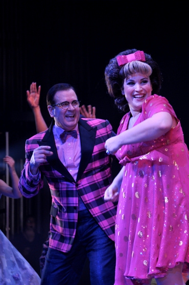 Photo Coverage: Sieber Opens in HAIRSPRAY at Paper Mill! Image
