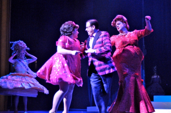 Photo Coverage: Sieber Opens in HAIRSPRAY at Paper Mill! Image