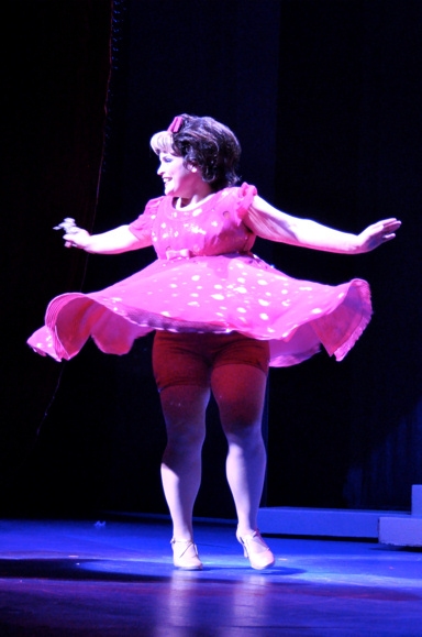 Photo Coverage: Sieber Opens in HAIRSPRAY at Paper Mill! Image