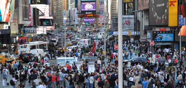 Photo Flash: Back2Broadway Hosts Karaoke in Times Square Image
