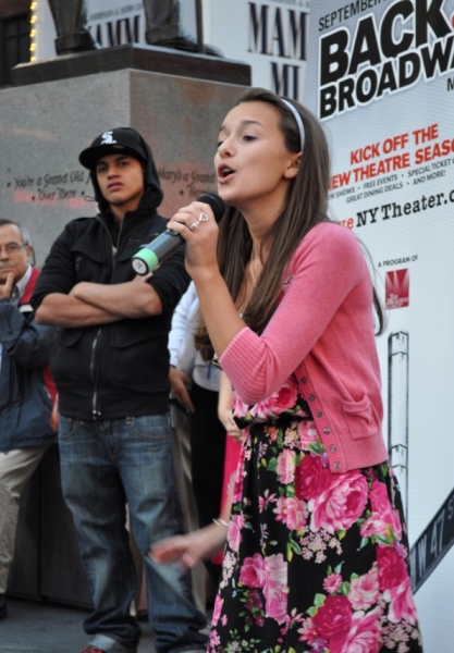 Photo Flash: Back2Broadway Hosts Karaoke in Times Square 