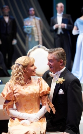 Photo Flash: IDEAL HUSBAND Plays the Great Lakes Theater Festival Image