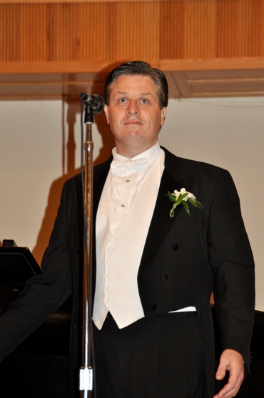 Photo Coverage: Anthony Kearns Plays Calvary United Methodist Church Image