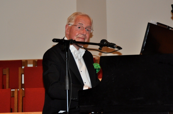 Photo Coverage: Anthony Kearns Plays Calvary United Methodist Church Image
