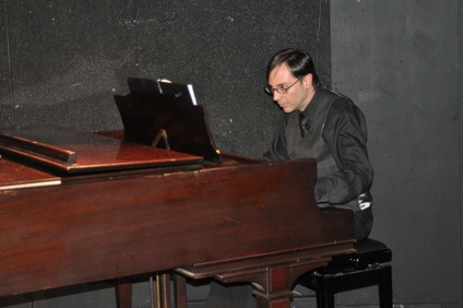 Photo Coverage: Musicals in Mufti-I Remember Mama Image