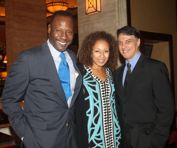 Photo Flash: Cuccioli Makes Feinstein's Debut Image
