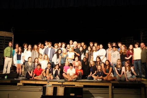 Gary Morris poses for a photo with the 50-member cast of Hume-Fogg Academic High Scho Photo