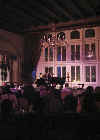 Brett Ryback and Jennifer Leigh Warren perform at The Cabaret at the Columbia Club Photo