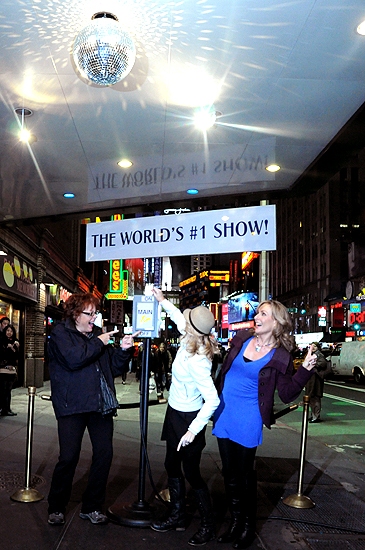 Photo Coverage: MAMMA MIA! Celebrates 10th Anniversary on Broadway Image