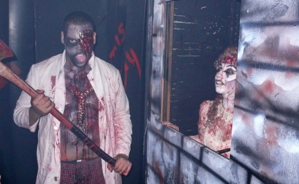 Photo Coverage: Halloween Preview: BLOOD MANOR Image