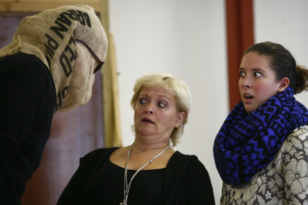 Photo Flash: Rehearsal Images from THE INVISIBLE MAN At Menier Chocolate Factory Image