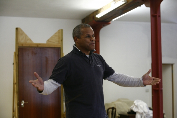 Photo Flash: Rehearsal Images from THE INVISIBLE MAN At Menier Chocolate Factory Image
