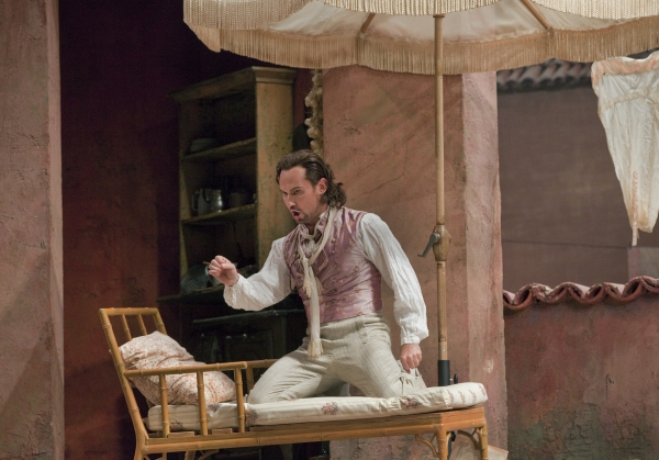 Photo Flash: Metropolitan Opera's DON PASQUALE Image