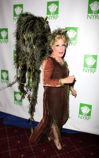 Photo Coverage: 15th Annual Hulaween Benefit Gala Image