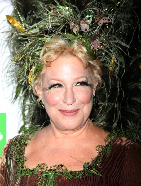 Photo Coverage: 15th Annual Hulaween Benefit Gala Image