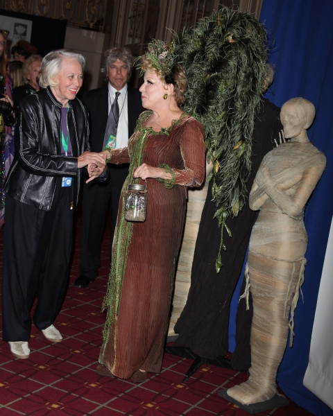 Photo Coverage: 15th Annual Hulaween Benefit Gala Image
