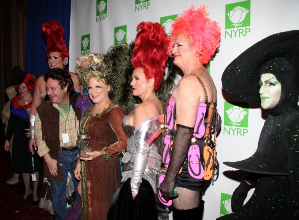 Photo Coverage: 15th Annual Hulaween Benefit Gala Image