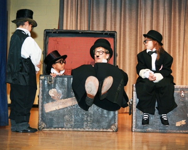 Photo Flash: Bill Irvin & PS/IS 111 Do Vaudeville Image