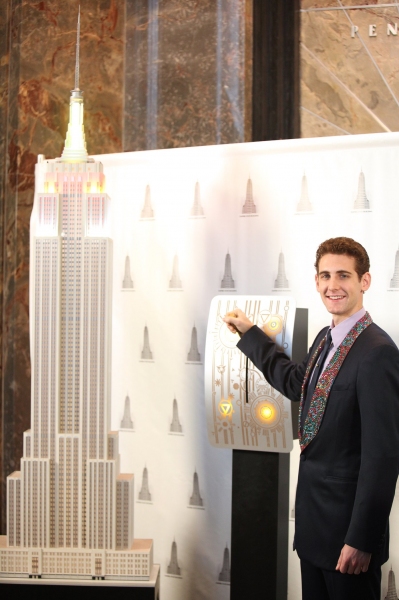 Photo Coverage: JERSEY BOYS Lighting Ceremony at the Empire State Building Image