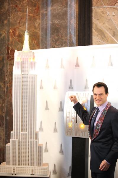 Photo Coverage: JERSEY BOYS Lighting Ceremony at the Empire State Building Image