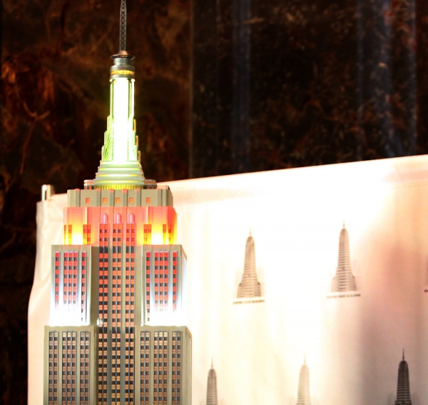 Photo Coverage: JERSEY BOYS Lighting Ceremony at the Empire State Building Image