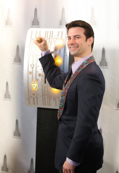 Photo Coverage: JERSEY BOYS Lighting Ceremony at the Empire State Building Image