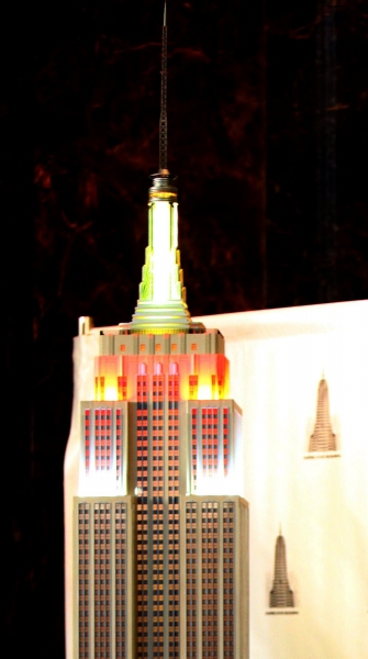 Photo Coverage: JERSEY BOYS Lighting Ceremony at the Empire State Building Image