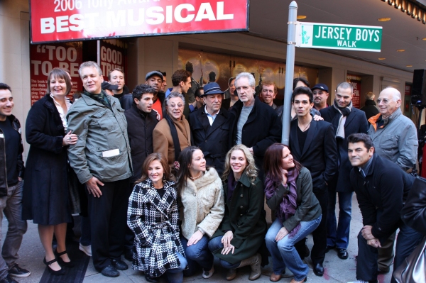 Frankie Valli, Bob Gaudio, Des McAnuff, Jordan Roth  & cast Photo