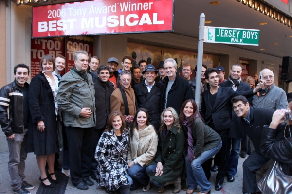 Frankie Valli, Bob Gaudio, Des McAnuff, Jordan Roth  & cast Photo