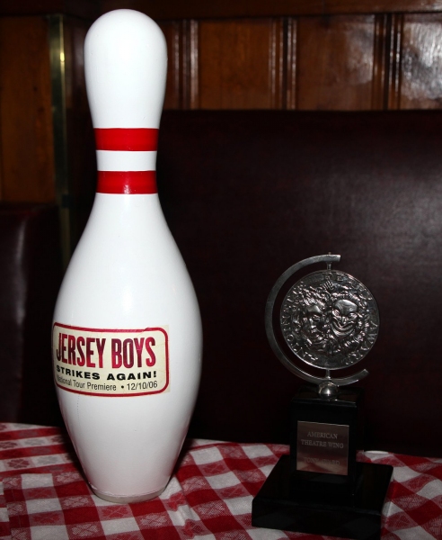 Photo Coverage: JERSEY BOYS celebrates Five Years on Broadway with Fans! Image