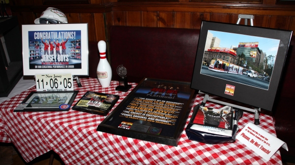 Photo Coverage: JERSEY BOYS celebrates Five Years on Broadway with Fans! Image