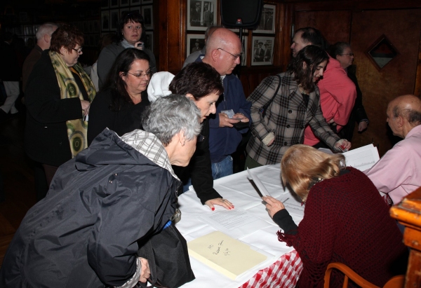Photo Coverage: JERSEY BOYS celebrates Five Years on Broadway with Fans! Image