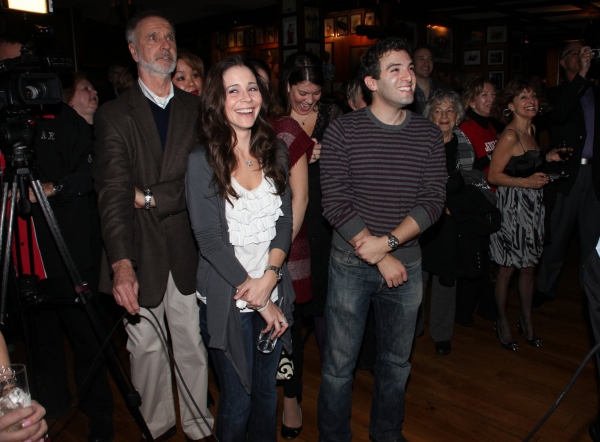 Photo Coverage: JERSEY BOYS celebrates Five Years on Broadway with Fans! Image